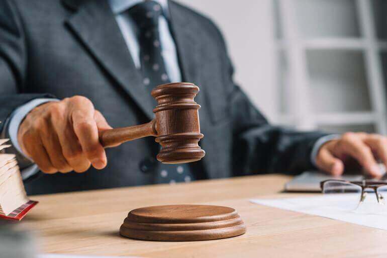 Nhóm người dễ bị tổn thương Thẩm quyền khởi kiện và giải quyết