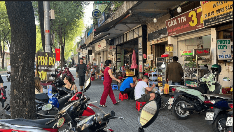 Vấn nạn lấn chiếm vỉa hè tại Đà Nẵng