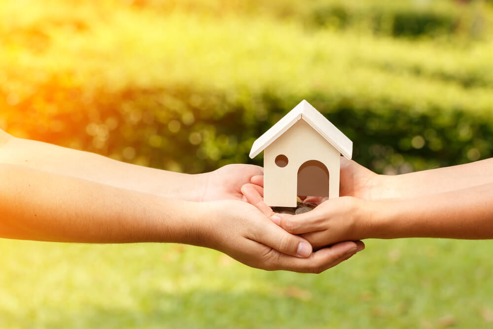 Những trường hợp cha mẹ có thể yêu cầu lấy lại nhà đất đã tặng cho